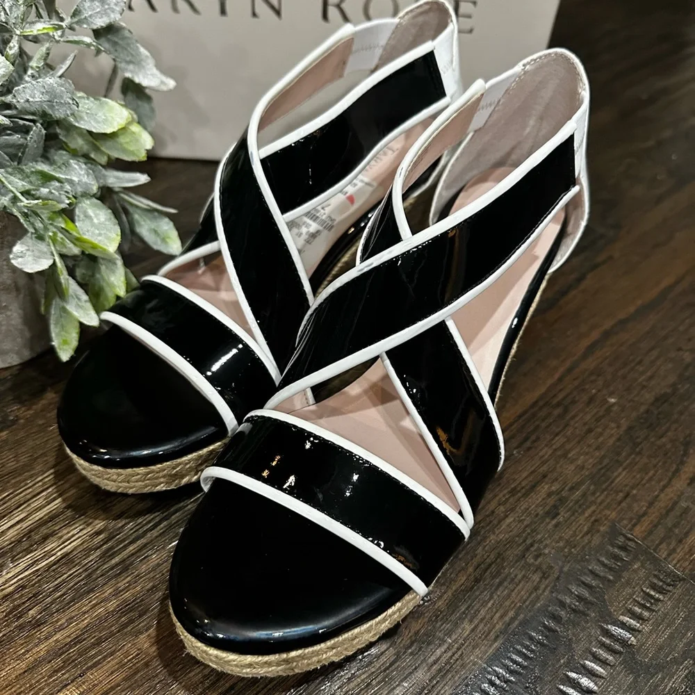 Taryn Rose Krissy Wedges Size 7.5 Never worn - Picture 2 of 9